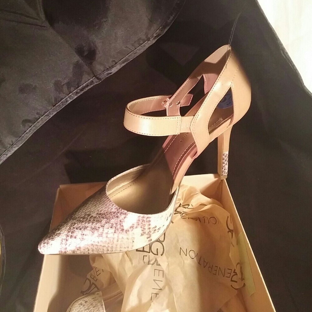 Bcbg pumps